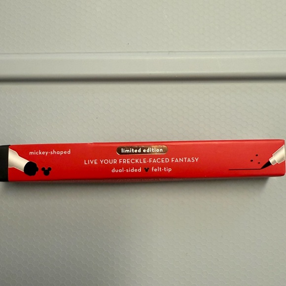 The Crème Shop Minnie Mouse Dome Travel Pouch Bundle- Red - Picture 7 of 15